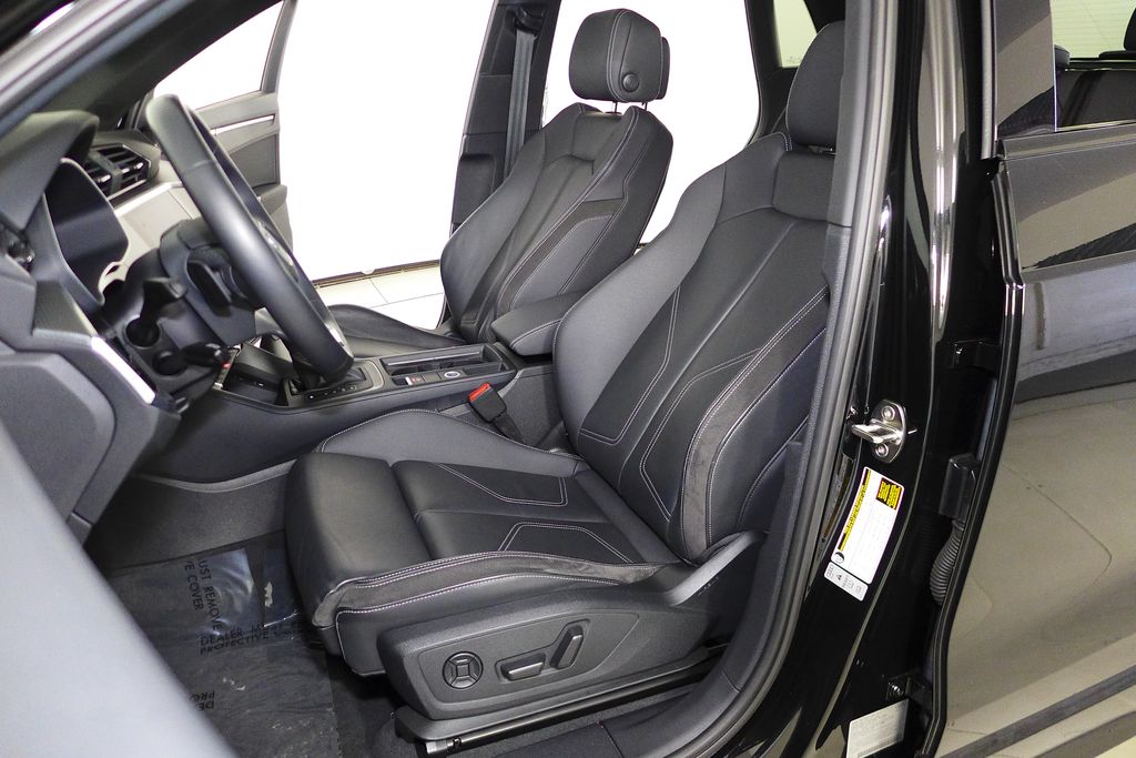 Thumbnail: 2022 Audi Q3 - 22