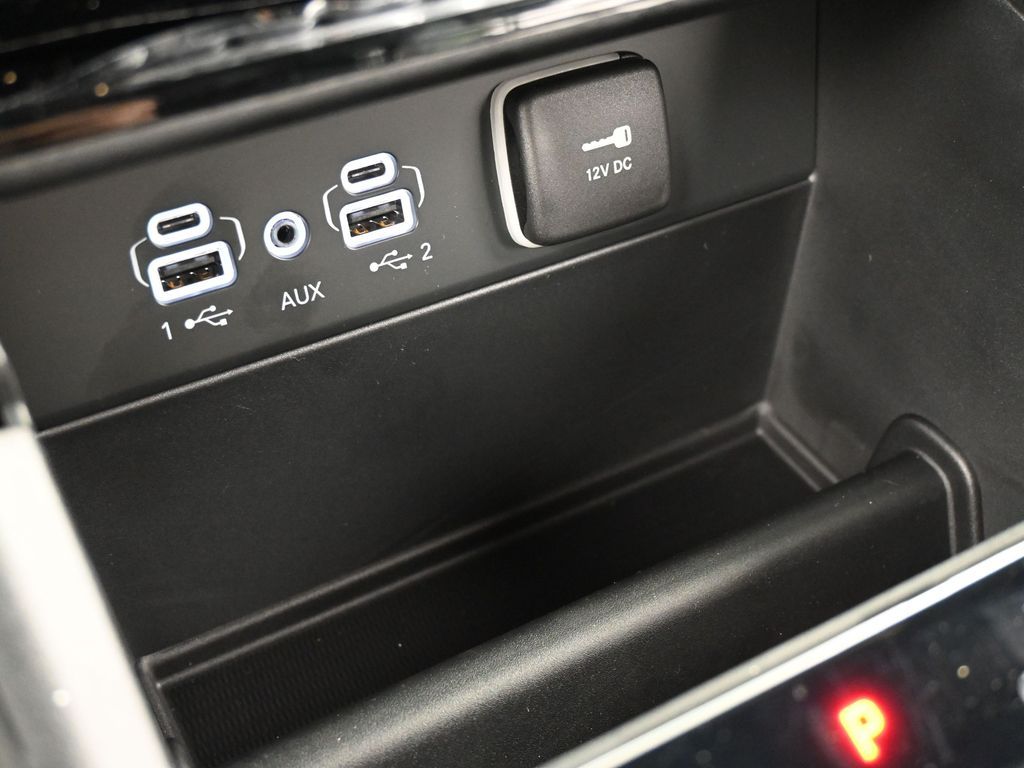 New 2026 Diamond Black Crystal Pearlcoat Jeep Limited image 25