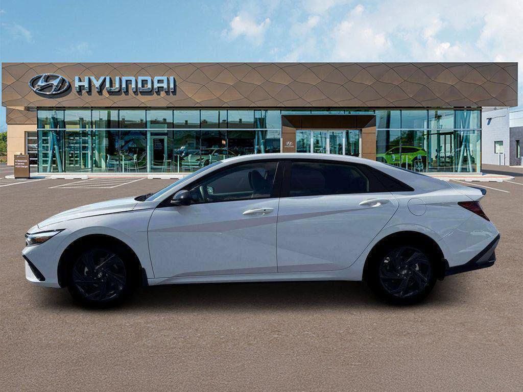 New 2026 White Hyundai SEL Sport image 3