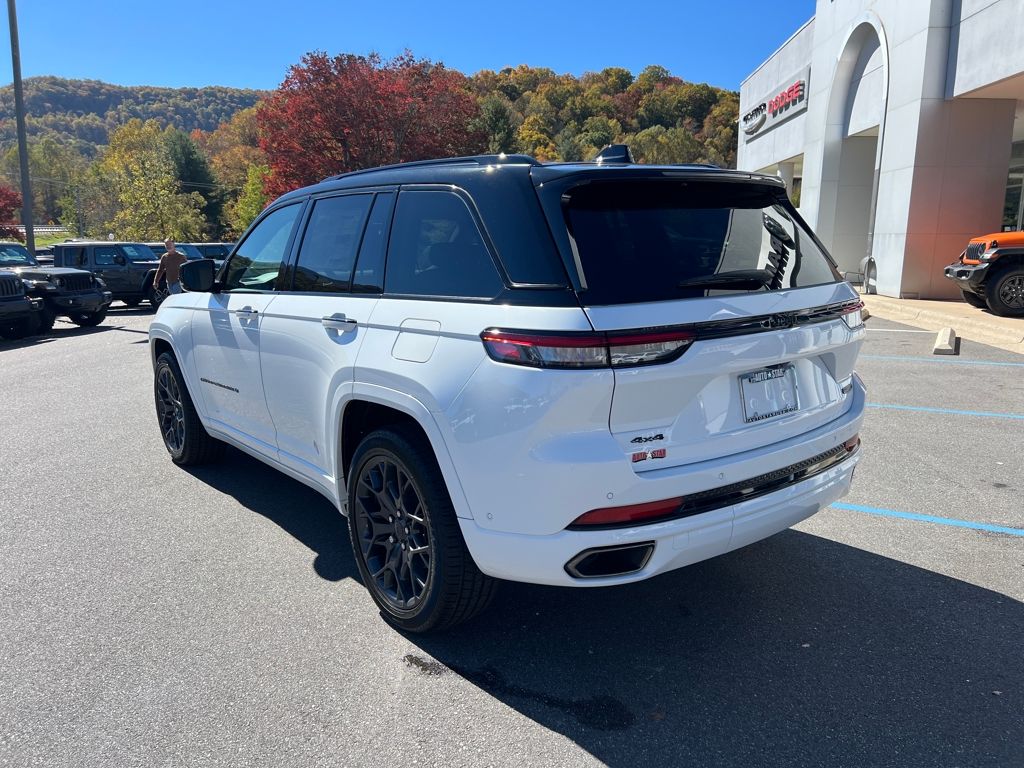 new 2025 Jeep Grand Cherokee car, priced at $57,990