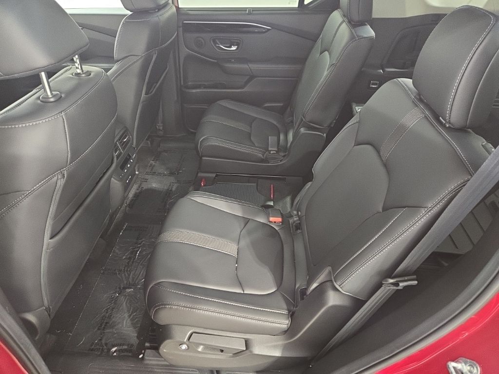 Used 2025  Honda Touring image 20