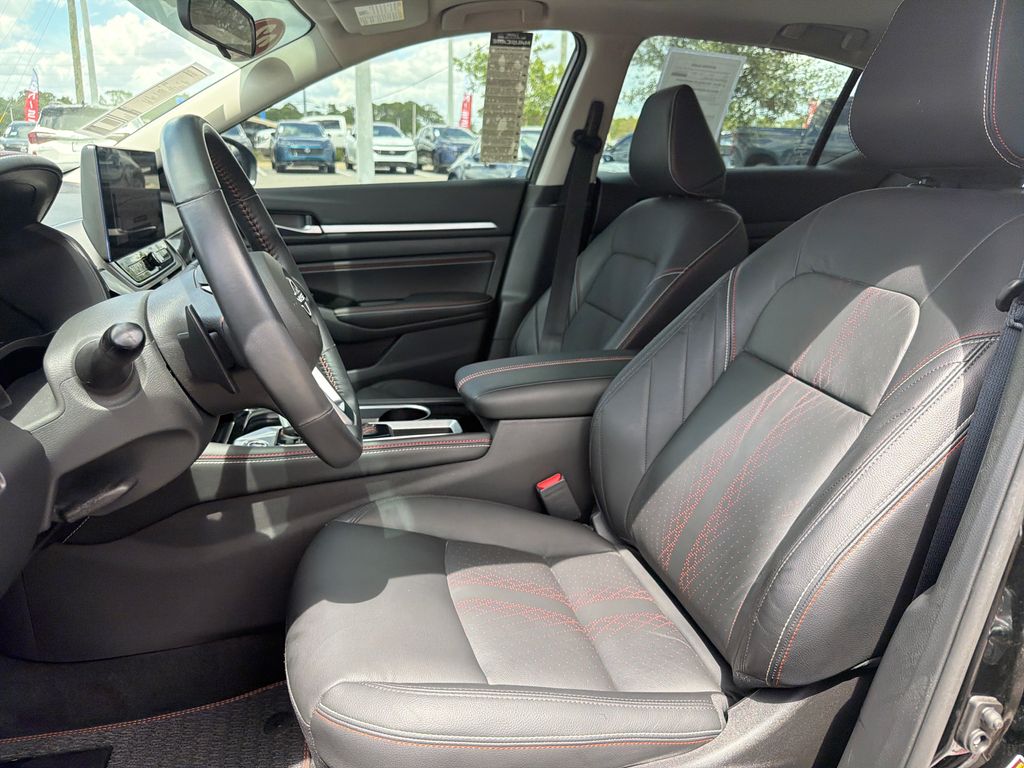 Used 2023 Nissan Altima 2.5 SR 4D Sedan