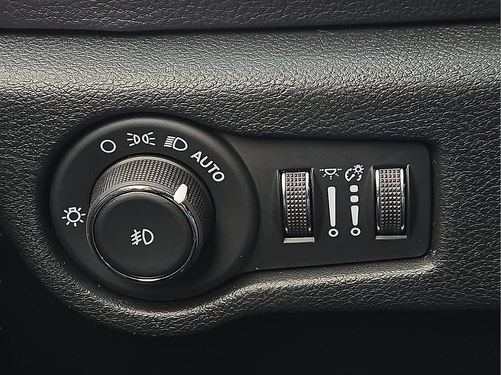 New 2026 Chrysler Pacifica For Sale in Farmington, AR