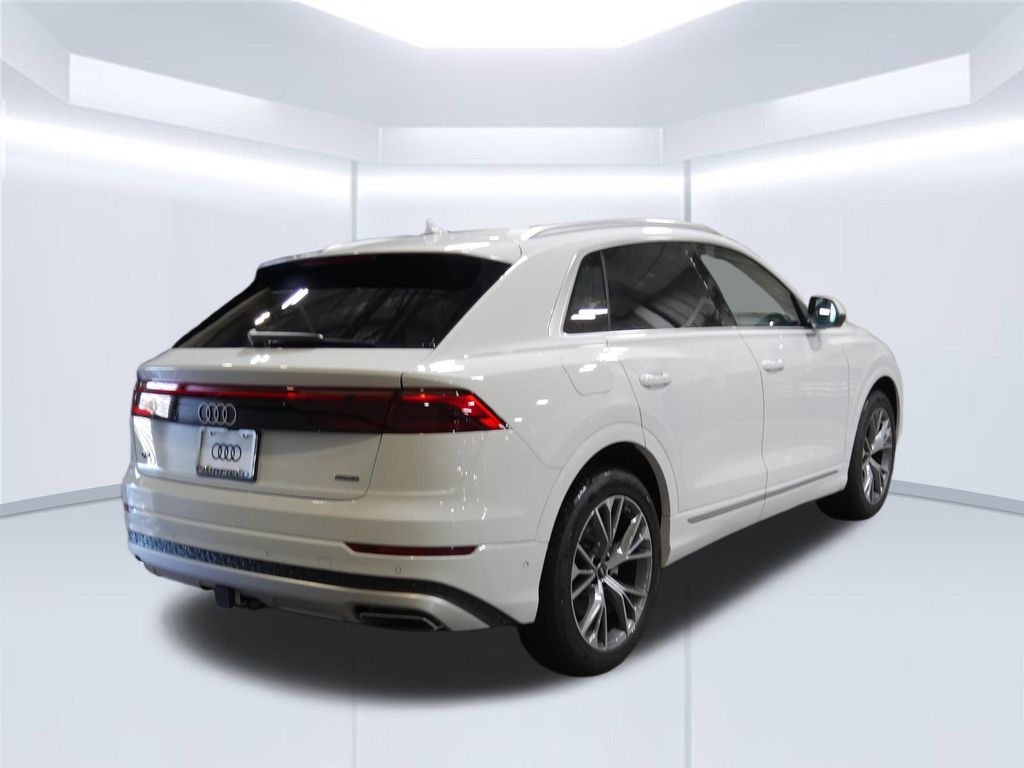 Thumbnail: 2026 Audi Q8 - 5