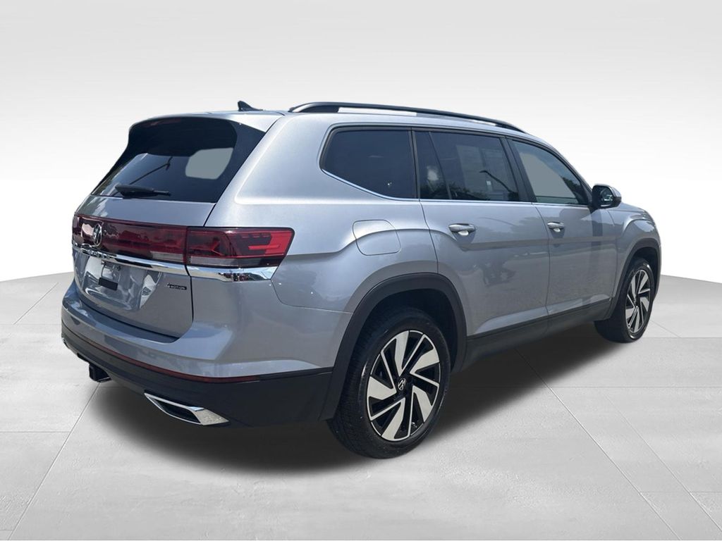 Used 2024 Silver Volkswagen 2.0T SE w/Technology image 4