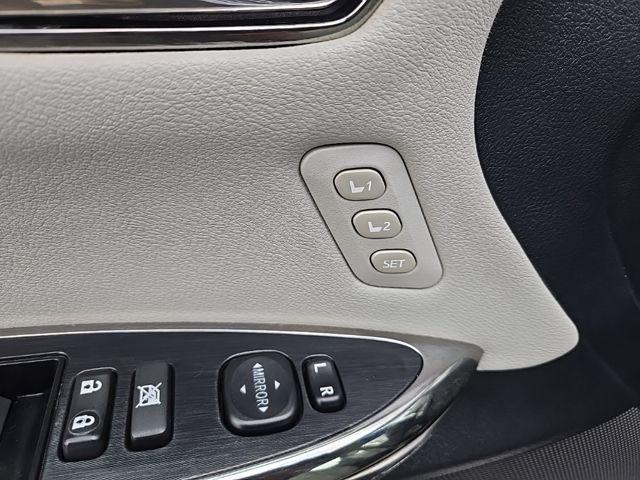 2013 Toyota Avalon Touring 25