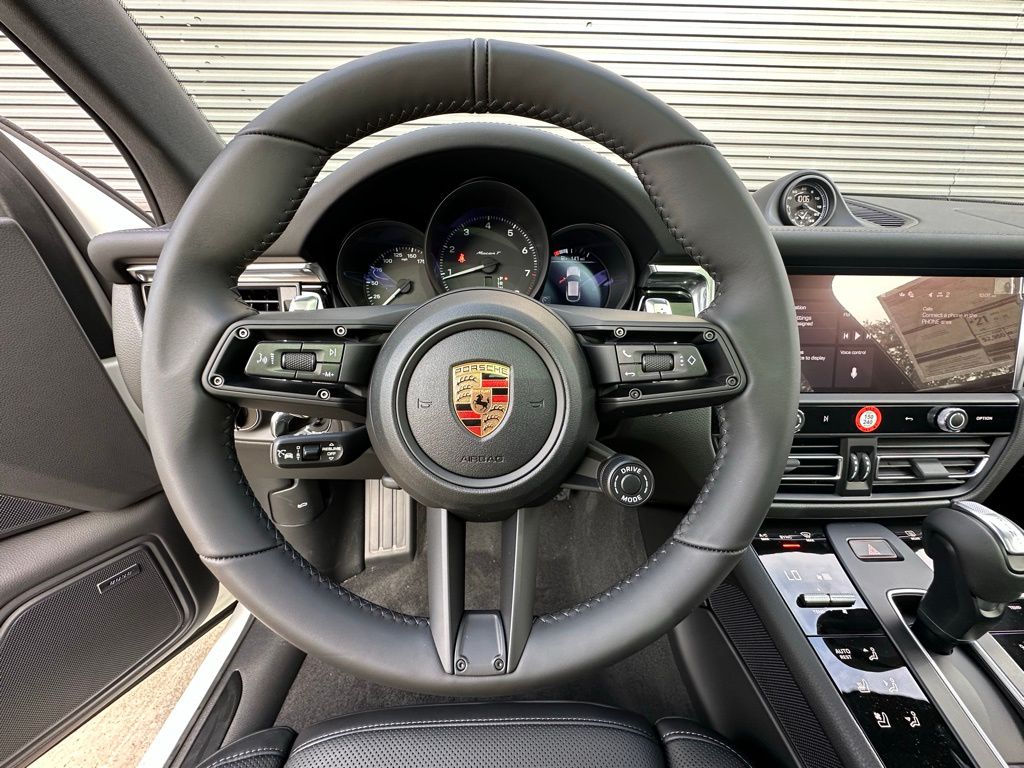 Thumbnail: 2026 Porsche Macan - 16