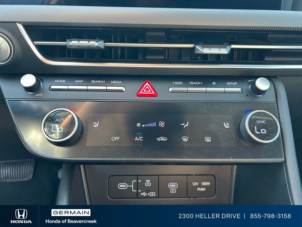 Used 2025 Black Hyundai SEL image 20