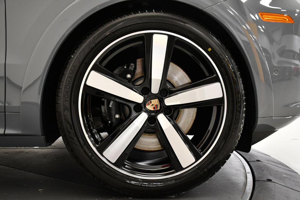 Thumbnail: 2025 Porsche Cayenne - 19
