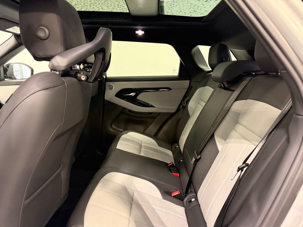 Thumbnail: 2026 Land Rover Range Rover Evoque - 21