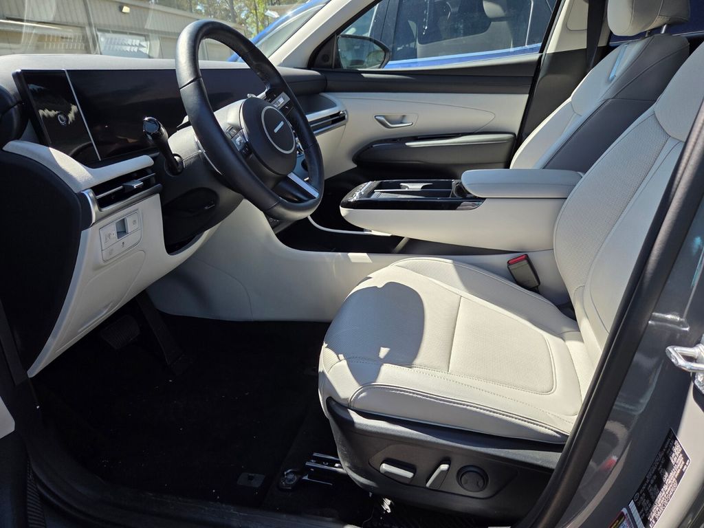 Used 2025 Gray Hyundai Limited image 3