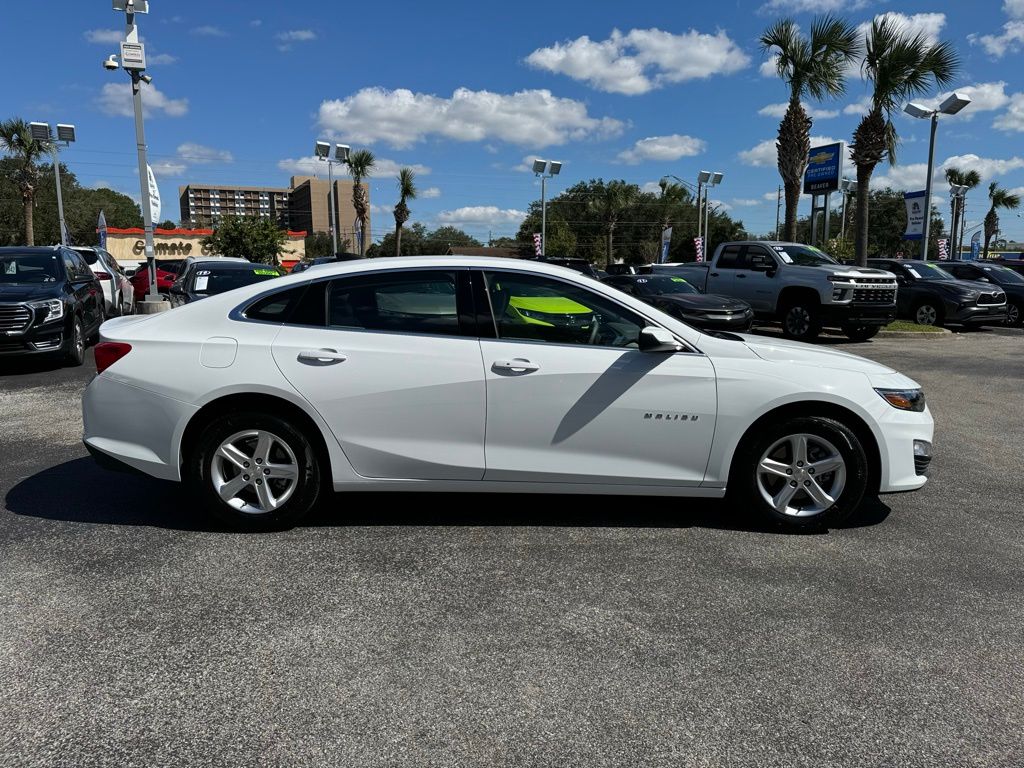 2025 Chevrolet Malibu LS 9