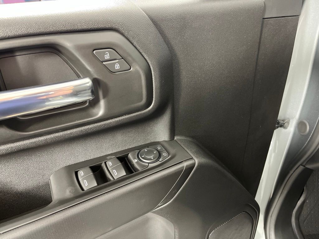 Thumbnail: 2026 Chevrolet Silverado 2500 - 32