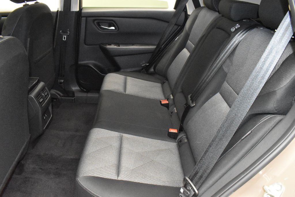 Thumbnail: 2025 Nissan Rogue - 32