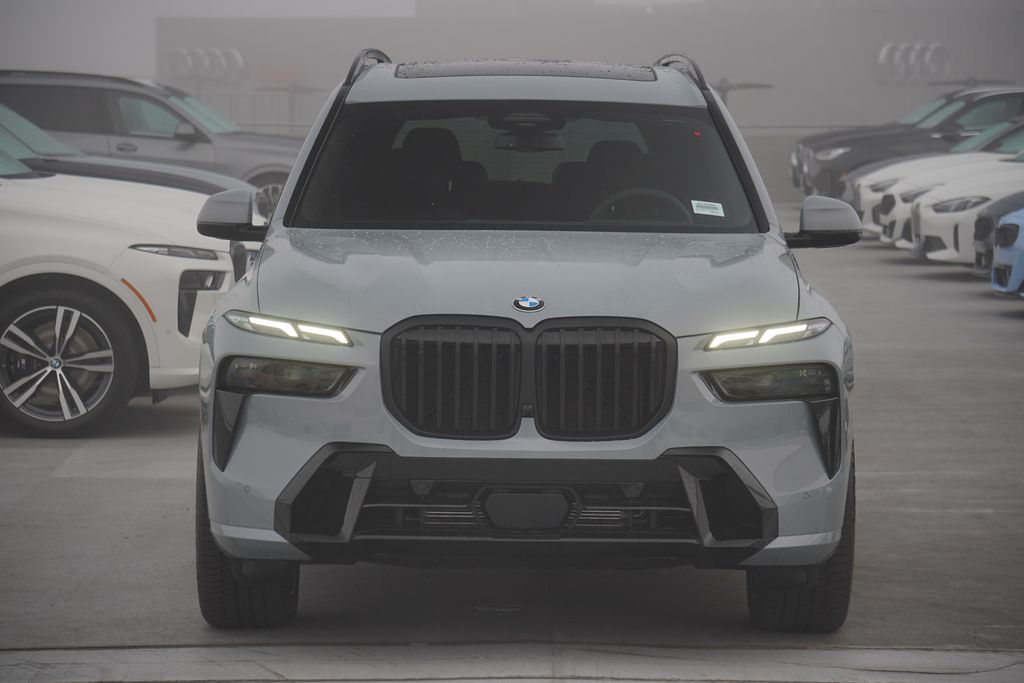 2025 BMW X7 xDrive40i 2