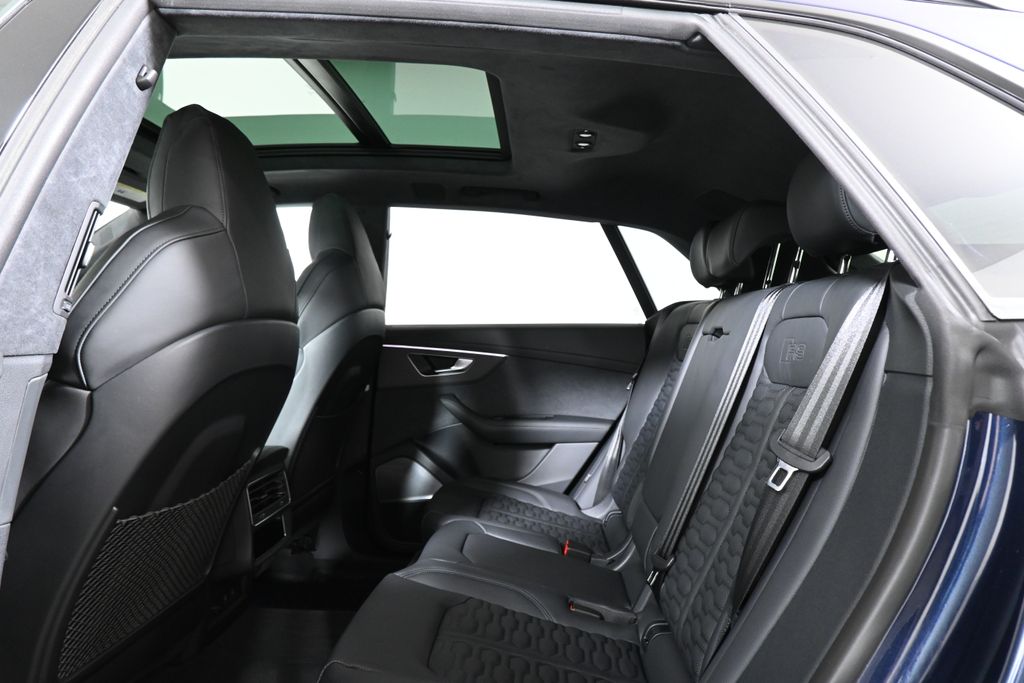 Thumbnail: 2026 Audi RS Q8 - 28