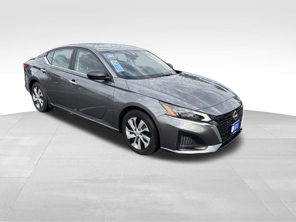 Used 2024 Nissan Altima Sedan