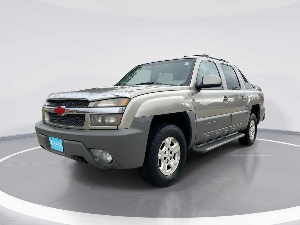 Light Pewter Metallic 2002 Chevrolet Avalanche Pickup Truck Four-Wheel Drive 4-Speed Automatic Overdrive