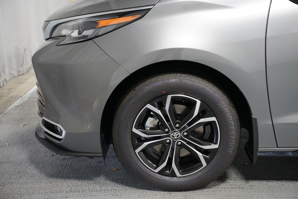 Thumbnail: 2026 Toyota Sienna - 5