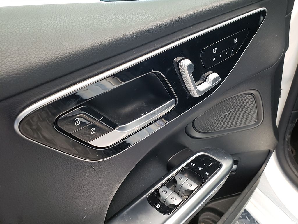 Thumbnail: 2022 Mercedes-Benz C-Class - 10