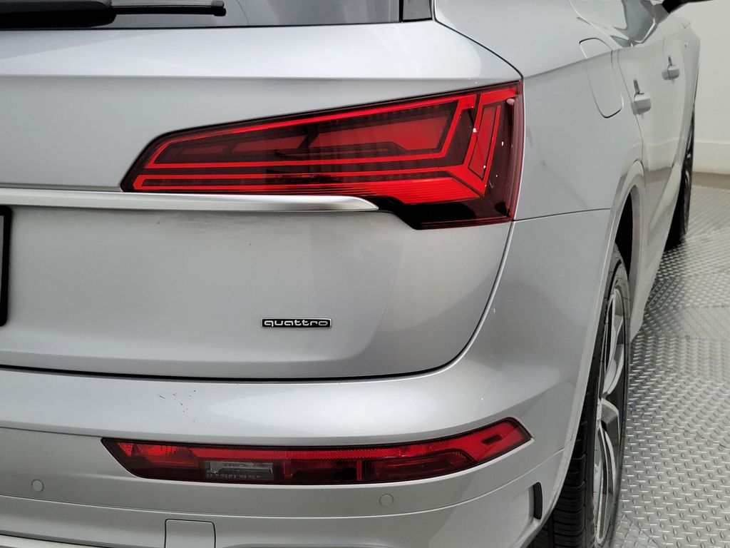 Thumbnail: 2023 Audi Q5 - 8