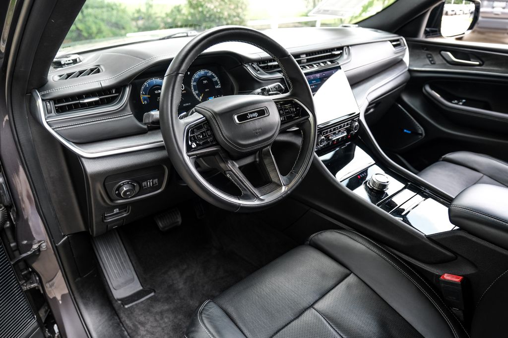 used 2022 Jeep Grand Cherokee car, priced at $31,834