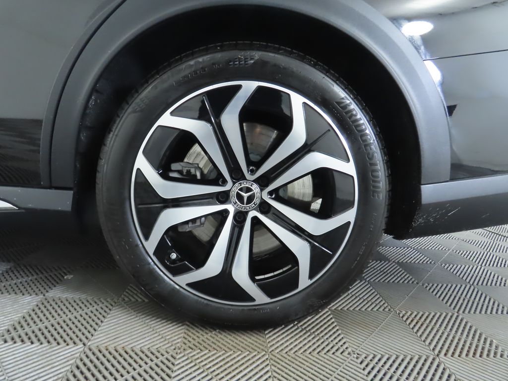 Thumbnail: 2025 Mercedes-Benz E-Class - 32