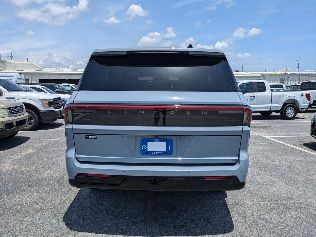 2027 Lincoln Navigator Reserve L