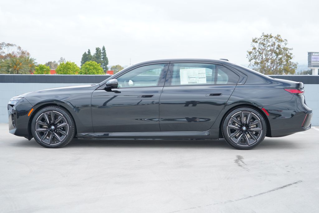 Thumbnail: 2026 BMW i7 - 4