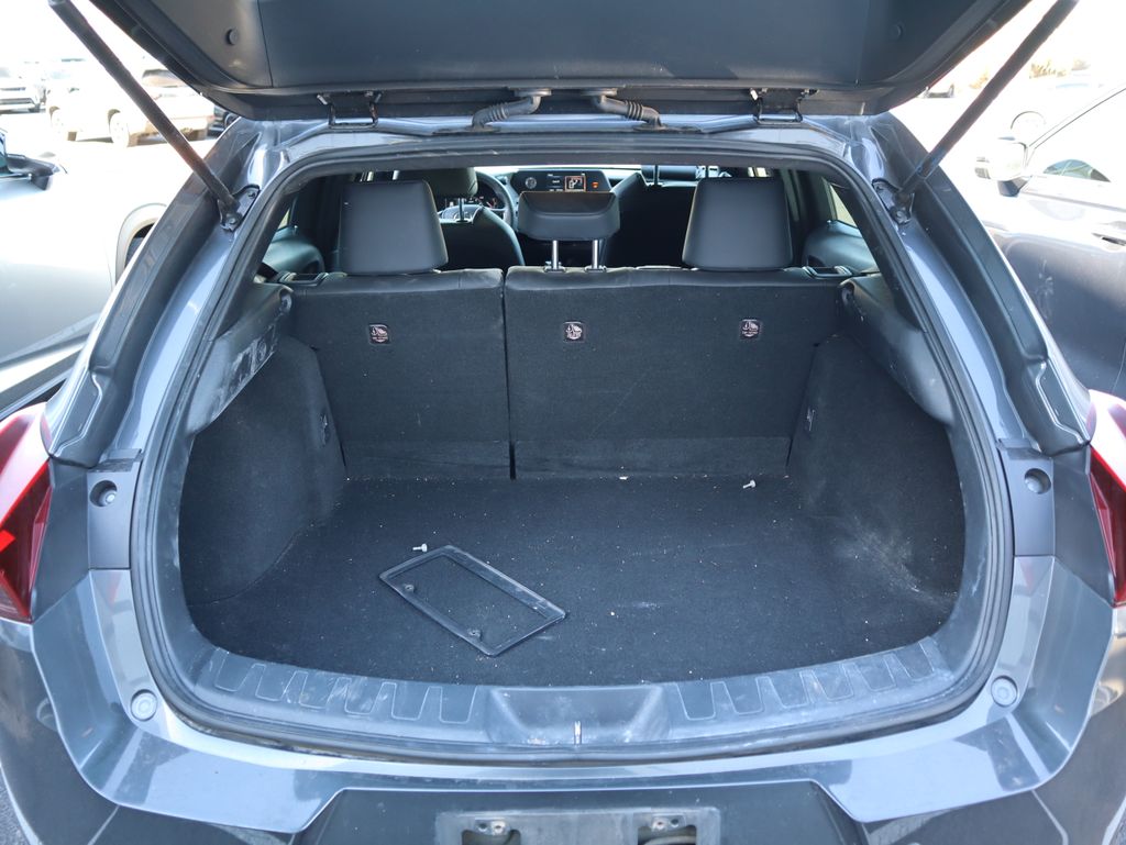 Thumbnail: 2022 Lexus UX - 11