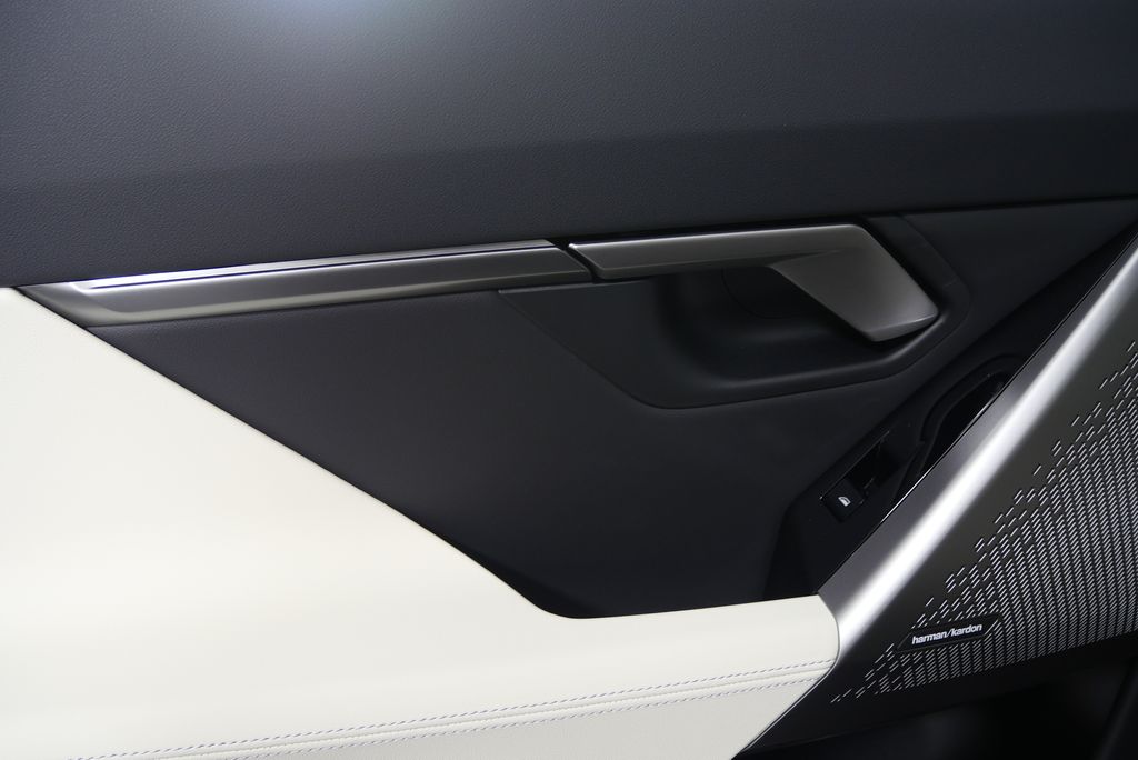 Thumbnail: 2026 BMW 5 Series - 13