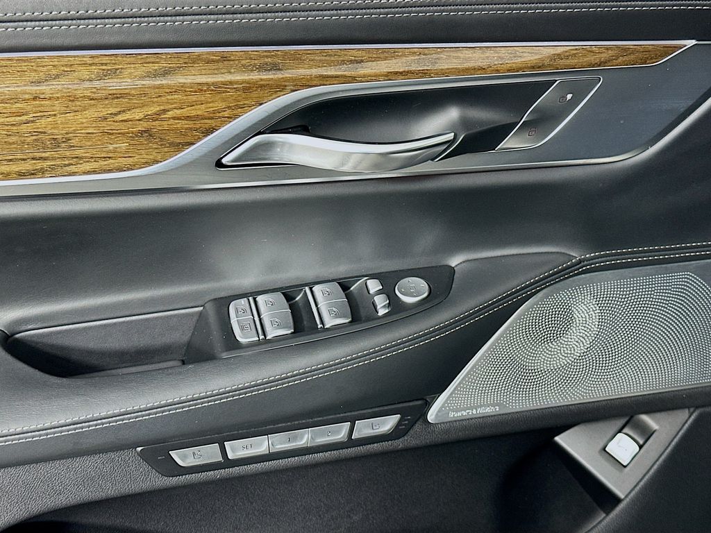 Thumbnail: 2016 BMW 7 Series - 18