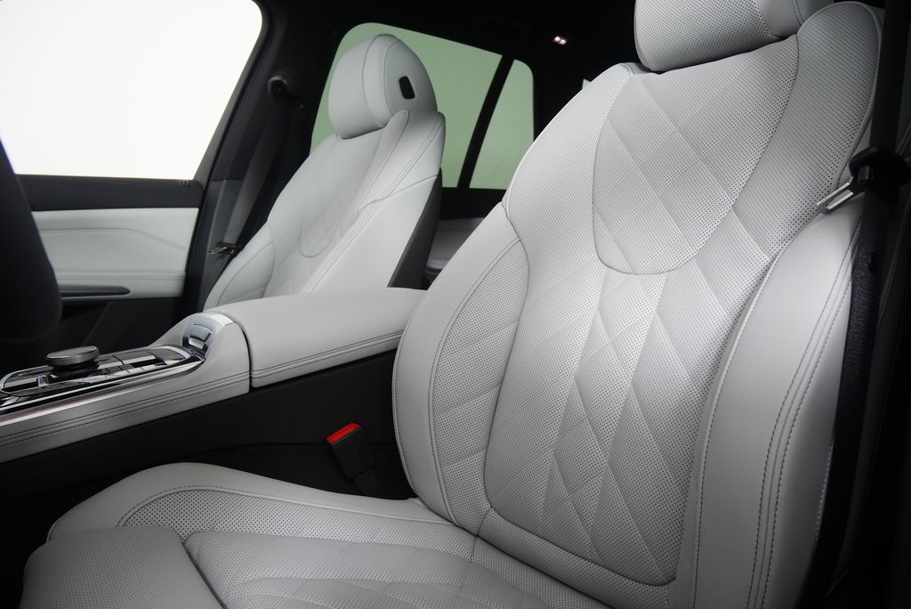 Thumbnail: 2026 BMW X5 - 11