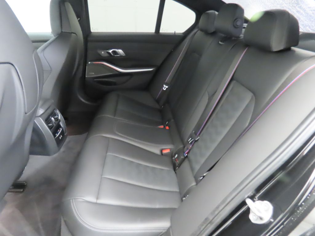 Thumbnail: 2022 BMW M3 - 21