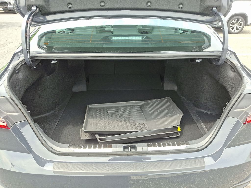 2025 Toyota Camry SE 30