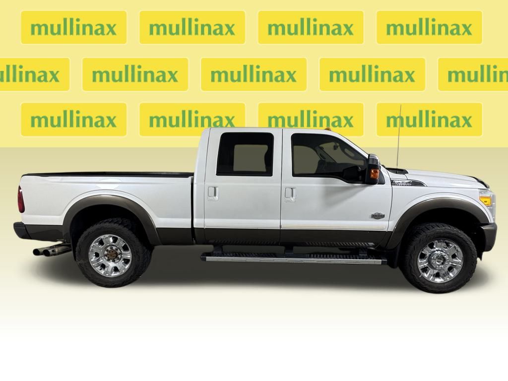 Used 2015  Ford Lariat image 2