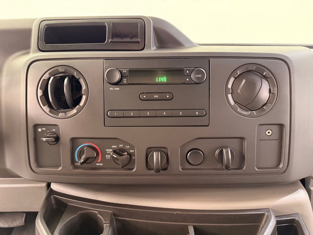 2016 Ford E-450SD Base