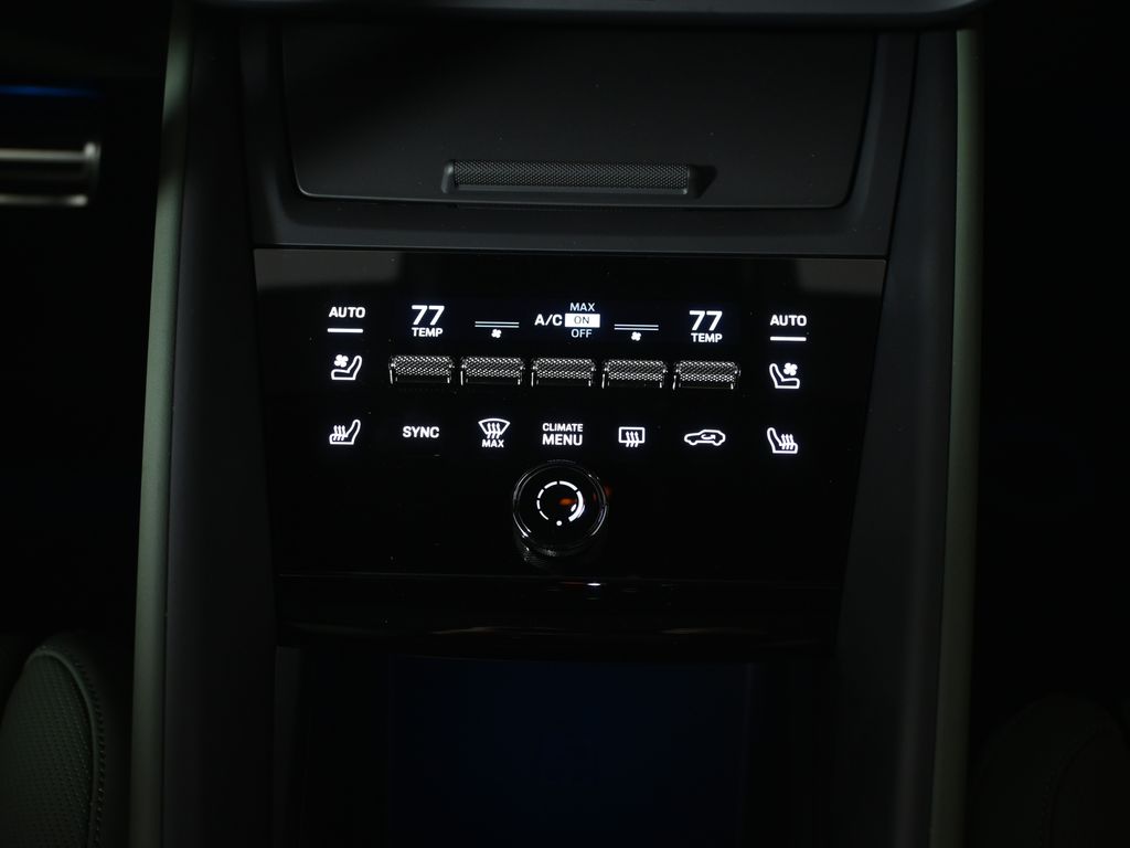 Thumbnail: 2025 Porsche Macan - 25