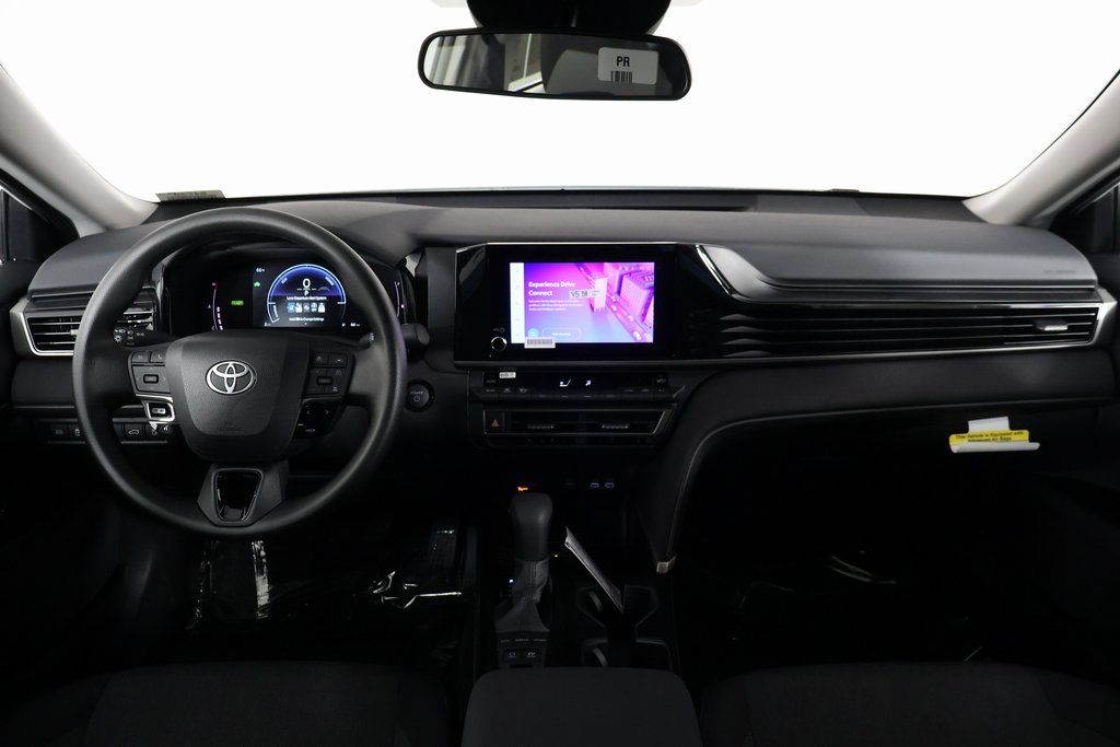 2025 Toyota Camry LE 4