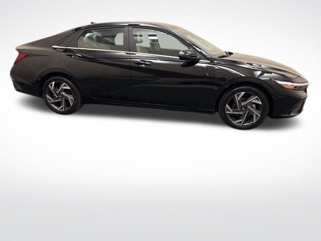 New 2025 Hyundai Elantra For Sale in Bedford, OH
