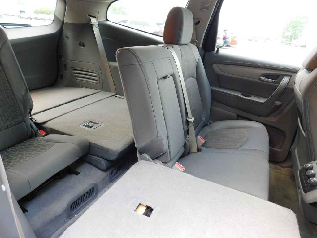 2015 Chevrolet Traverse LS 5