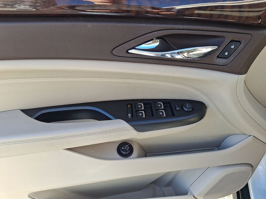 Thumbnail: 2015 Cadillac SRX - 12