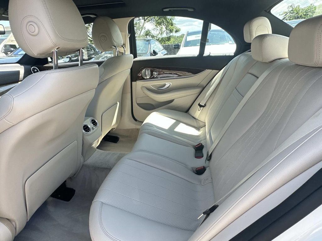 Thumbnail: 2017 Mercedes-Benz E-Class - 14