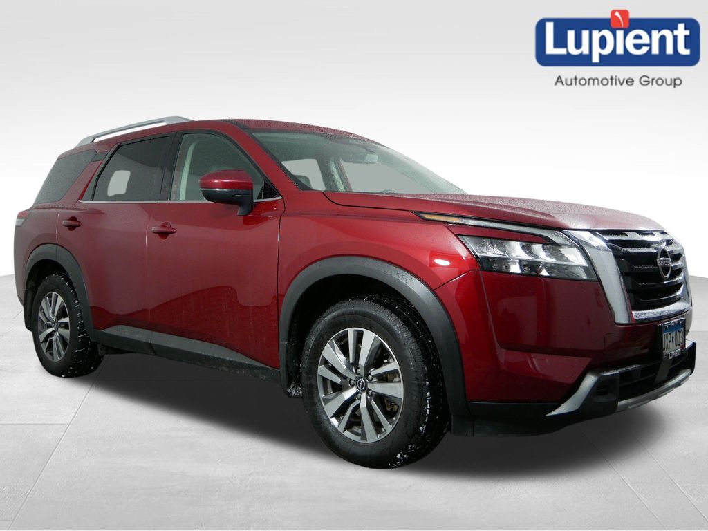 2023 Nissan Pathfinder SL 4WD