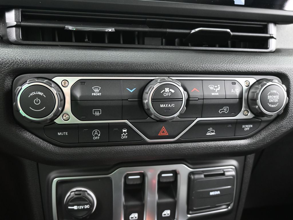 New 2026 bright white clearcoat Jeep Sport image 19