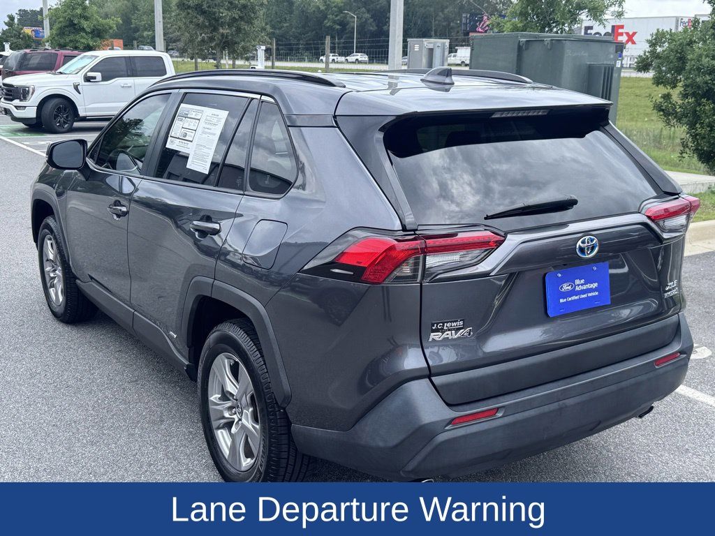 2022 Toyota RAV4 Hybrid XLE