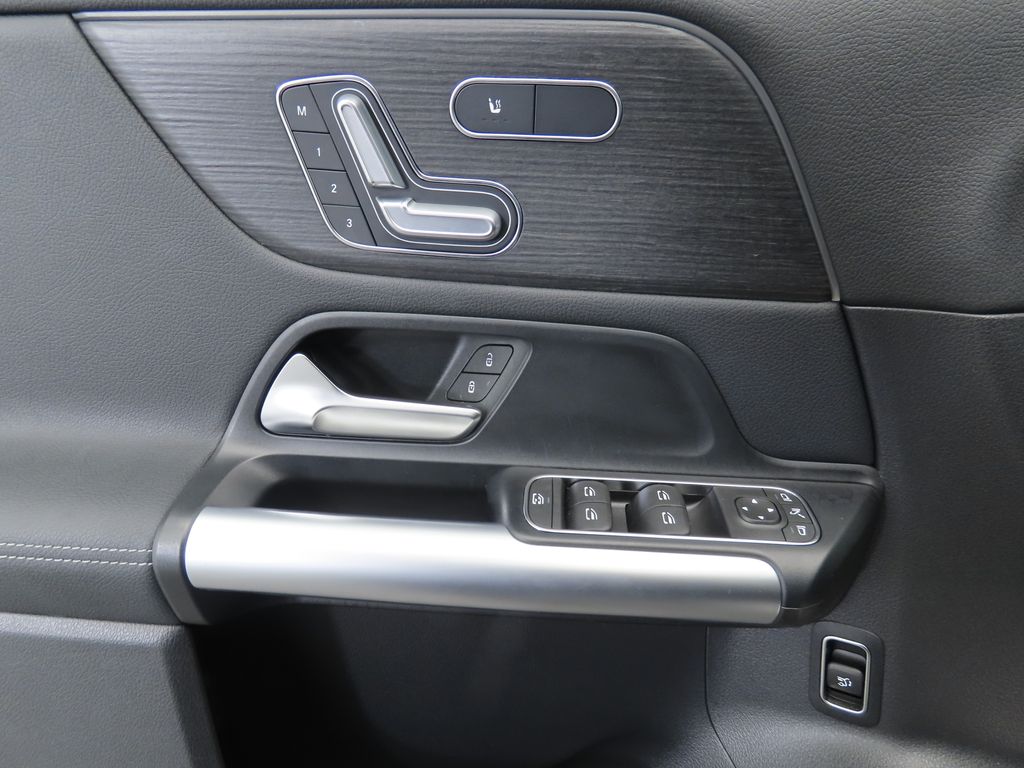 Thumbnail: 2025 Mercedes-Benz GLA - 22