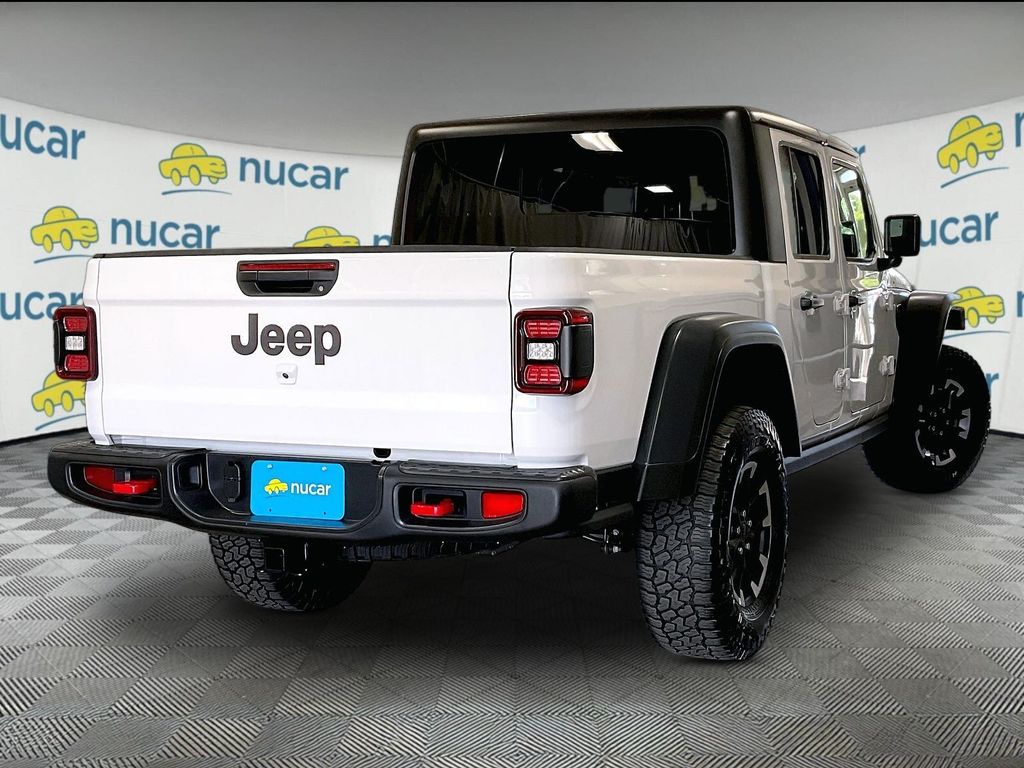 2026 Jeep Gladiator — photo 6