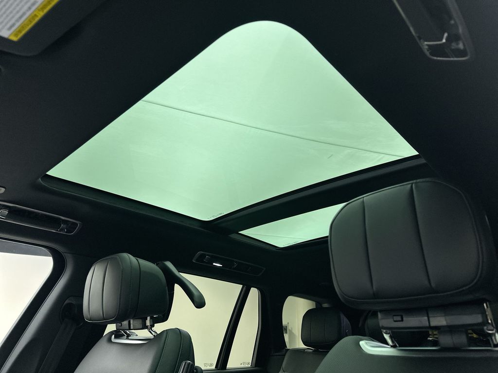 Thumbnail: 2026 Land Rover Range Rover - 11
