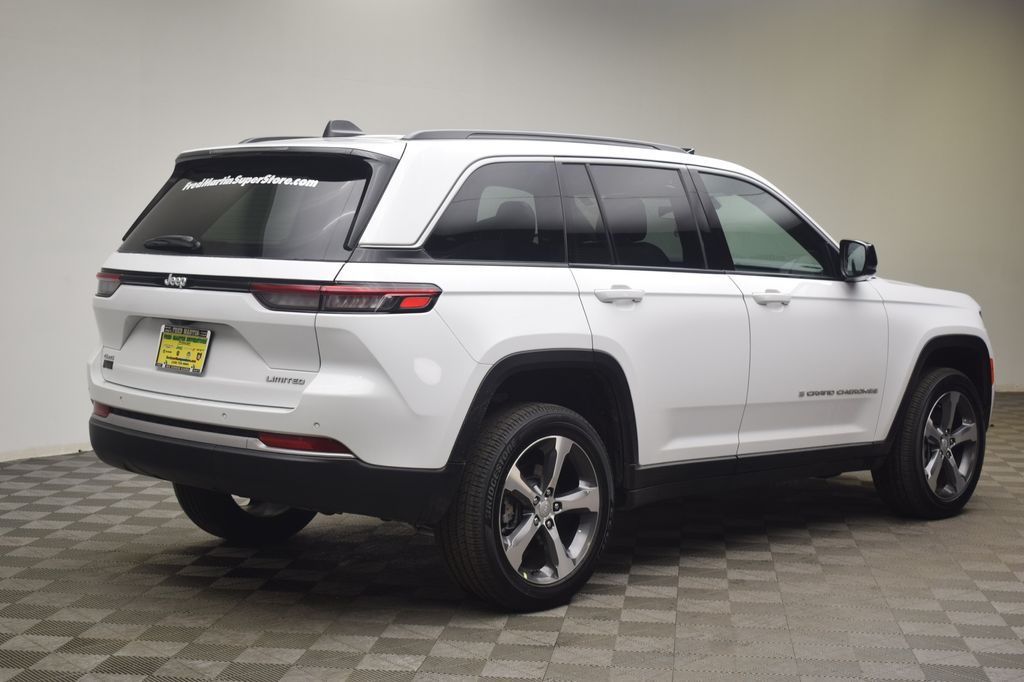new 2026 Jeep Grand Cherokee car, priced at $39,853